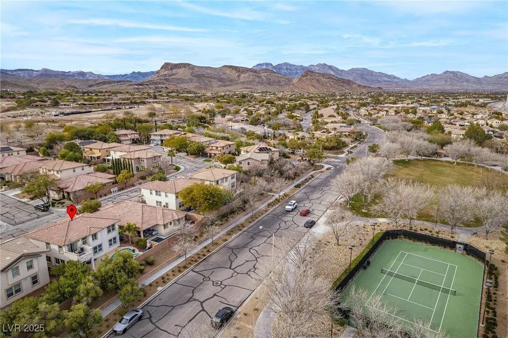3716 Honey Crest Dr, Las Vegas, NV 89135