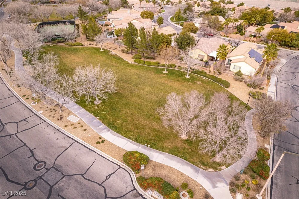 3716 Honey Crest Dr, Las Vegas, NV 89135