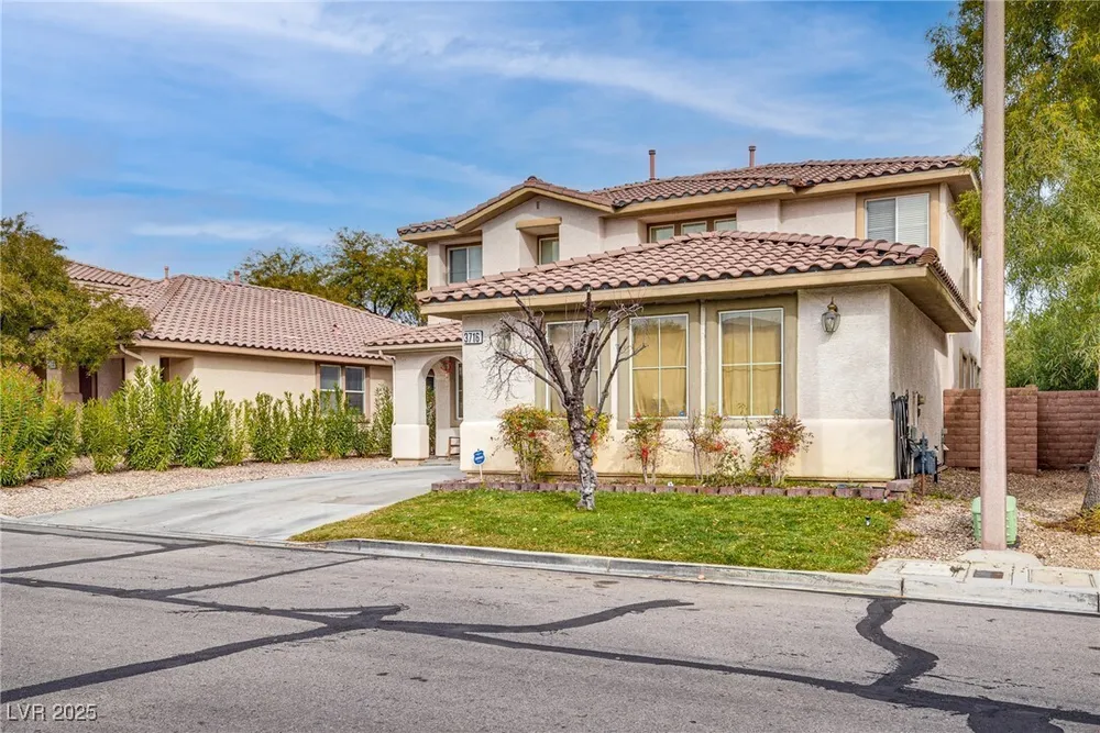 3716 Honey Crest Dr, Las Vegas, NV 89135