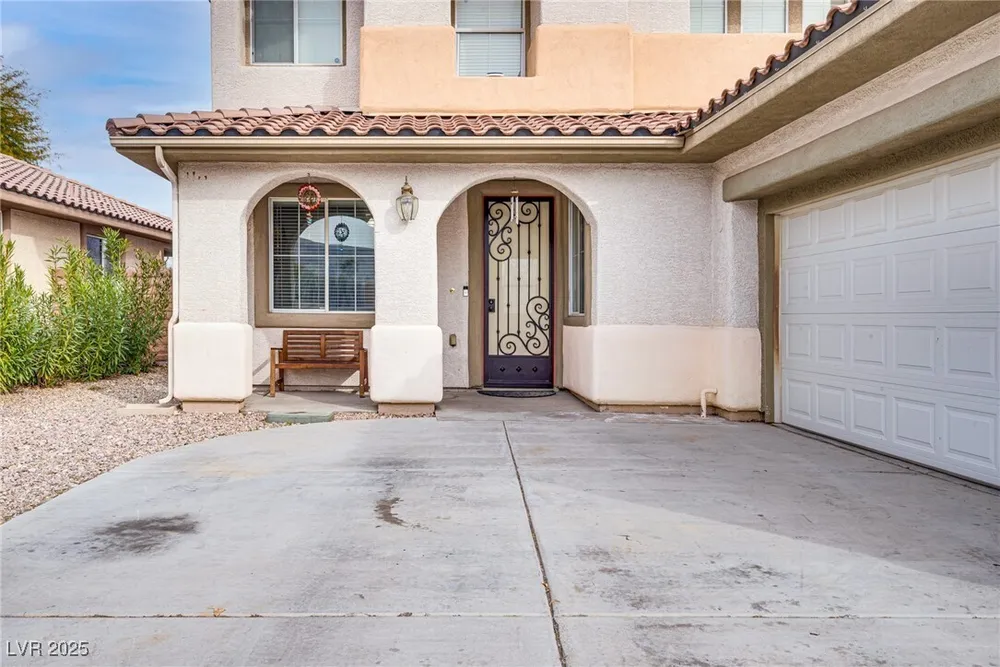 3716 Honey Crest Dr, Las Vegas, NV 89135