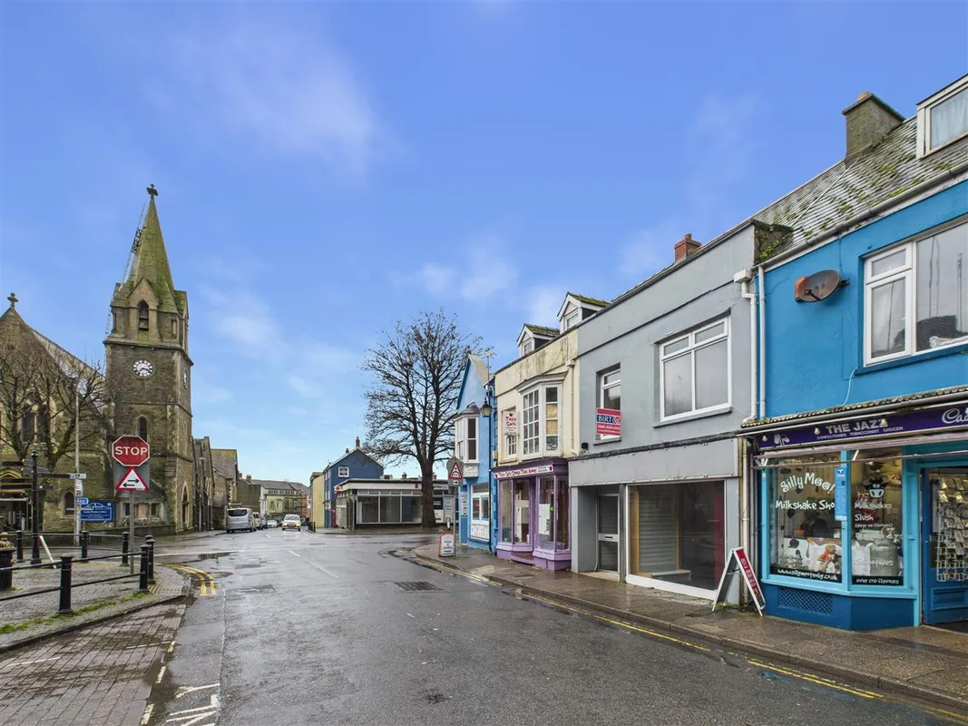 White Lion Street, Tenby