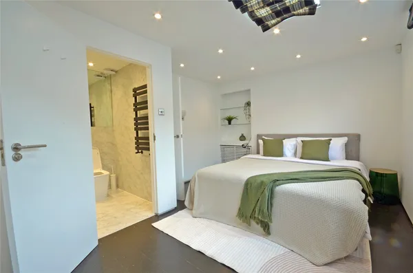 Kempsford Gardens, London, SW5