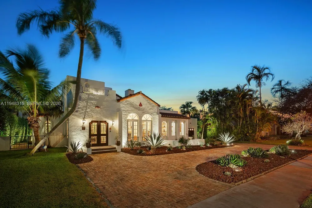 1234 S Greenway Dr, Coral Gables, FL 33134