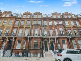 Rosary Gardens, London photo