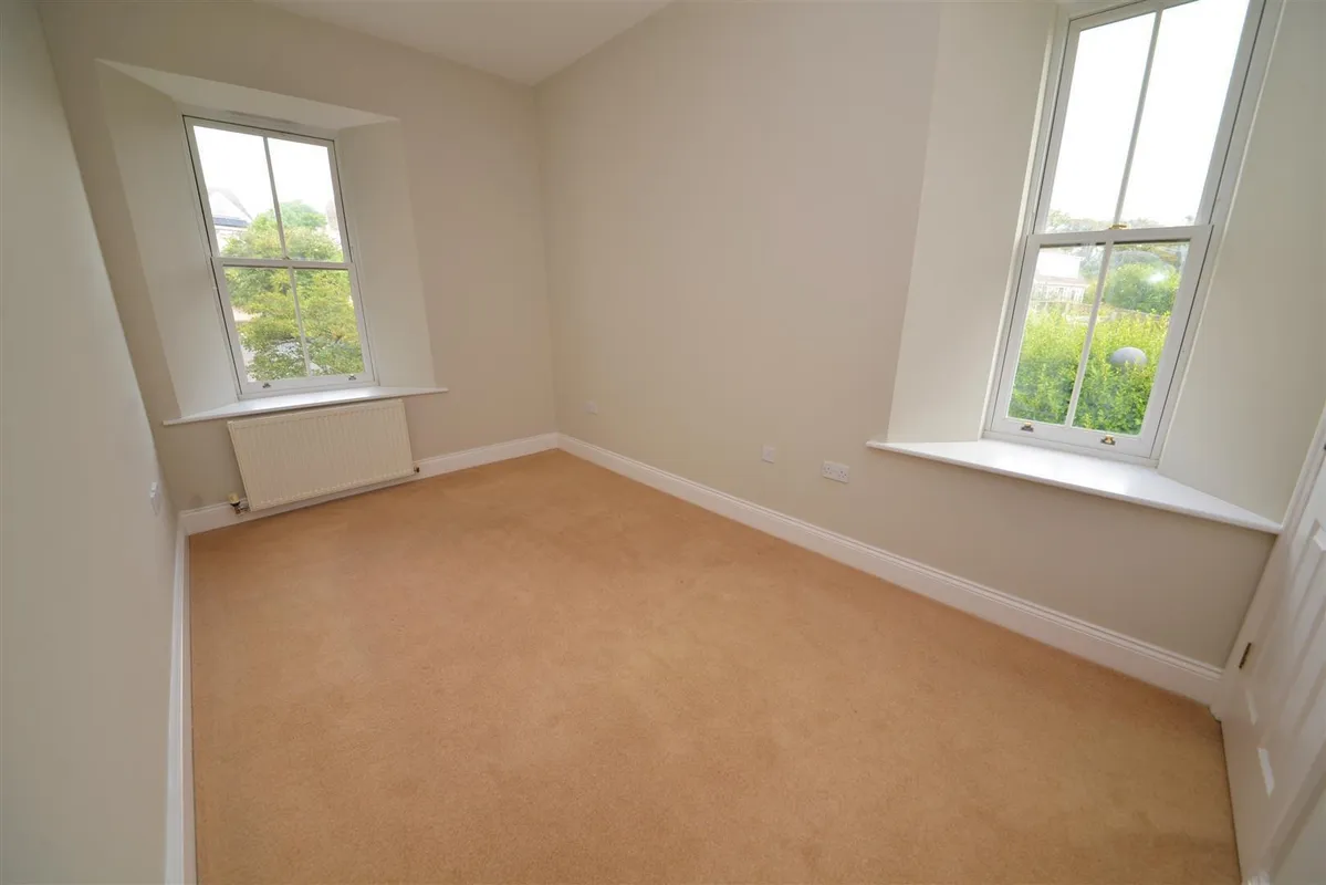 Bryn Y Mor, Tenby - Apartment with Parking & Pool/Spa/Gym Access
