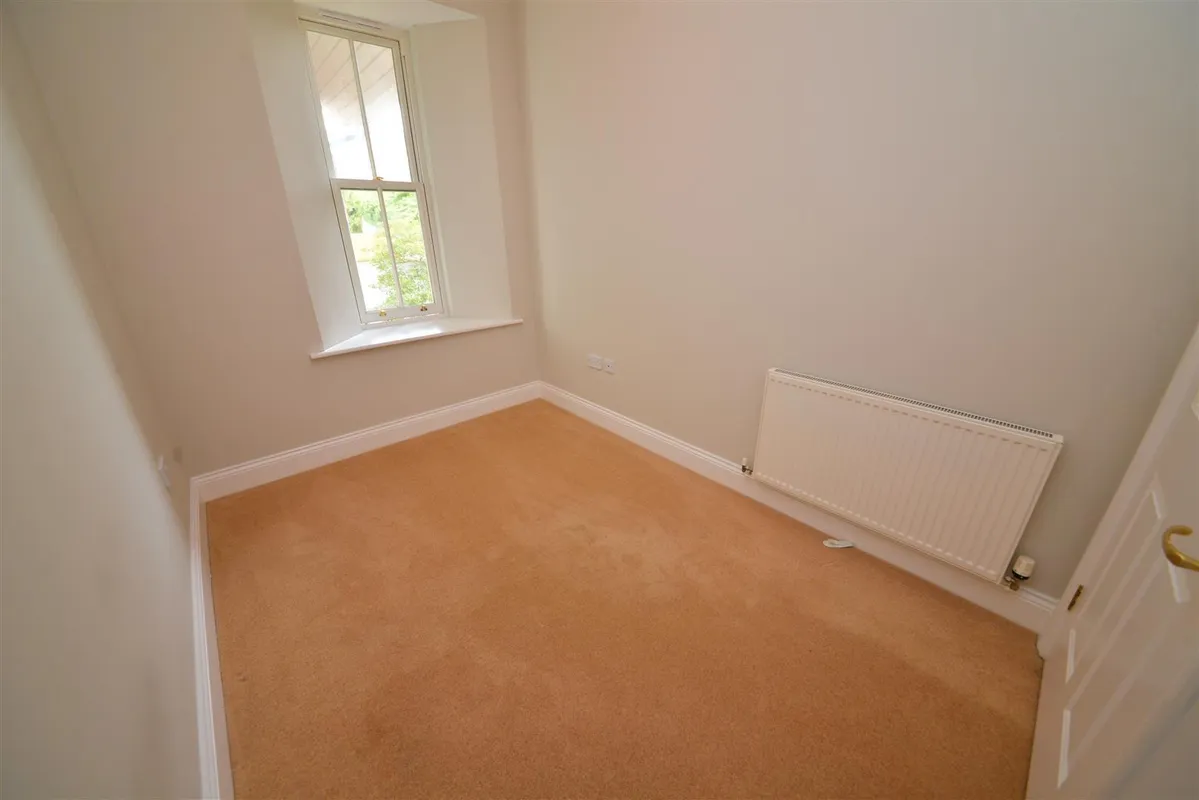 Bryn Y Mor, Tenby - Apartment with Parking & Pool/Spa/Gym Access