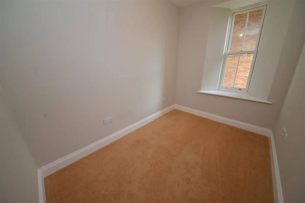 Bryn Y Mor, Tenby - Apartment with Parking & Pool/Spa/Gym Access