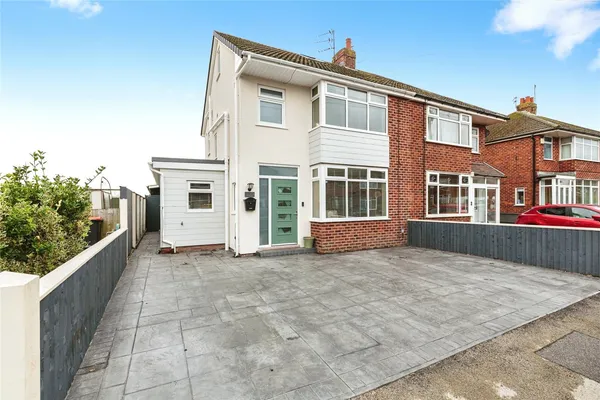 Springfield Drive, THORNTON-CLEVELEYS...