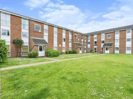 Clyfton Close, BROXBOURNE photo