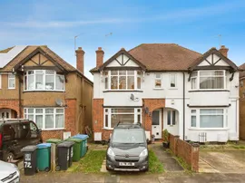 Maytree Crescent, Watford thumb 3
