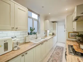 Dell Crescent, Hexthorpe, Doncaster thumb 3