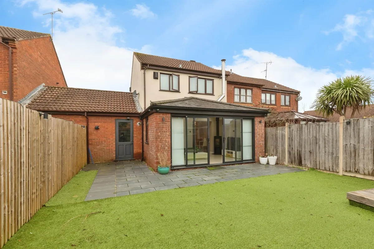 Lavender Close, Thornbury, BRISTOL