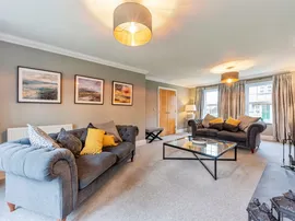 Kings Gardens, Gonerby Hill Foot, Grantham thumb 3