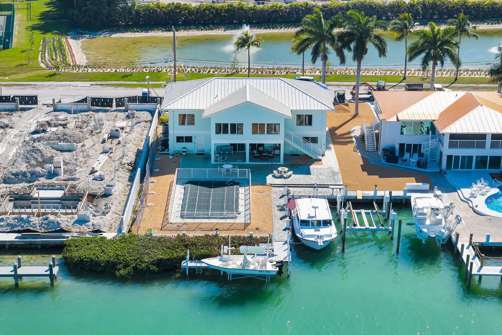 900 Shelter Bay Dr, Key Colony Beach, FL 33051