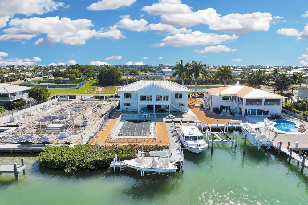 900 Shelter Bay Dr, Key Colony Beach, FL 33051