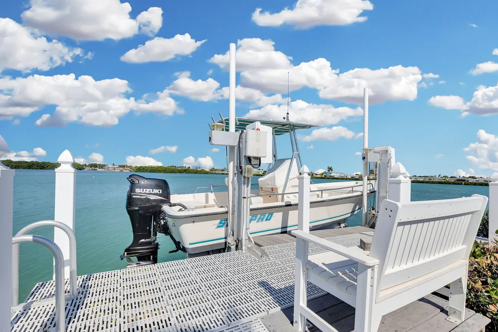 900 Shelter Bay Dr, Key Colony Beach, FL 33051