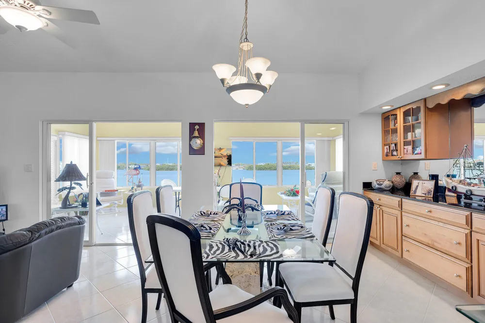 900 Shelter Bay Dr, Key Colony Beach, FL 33051