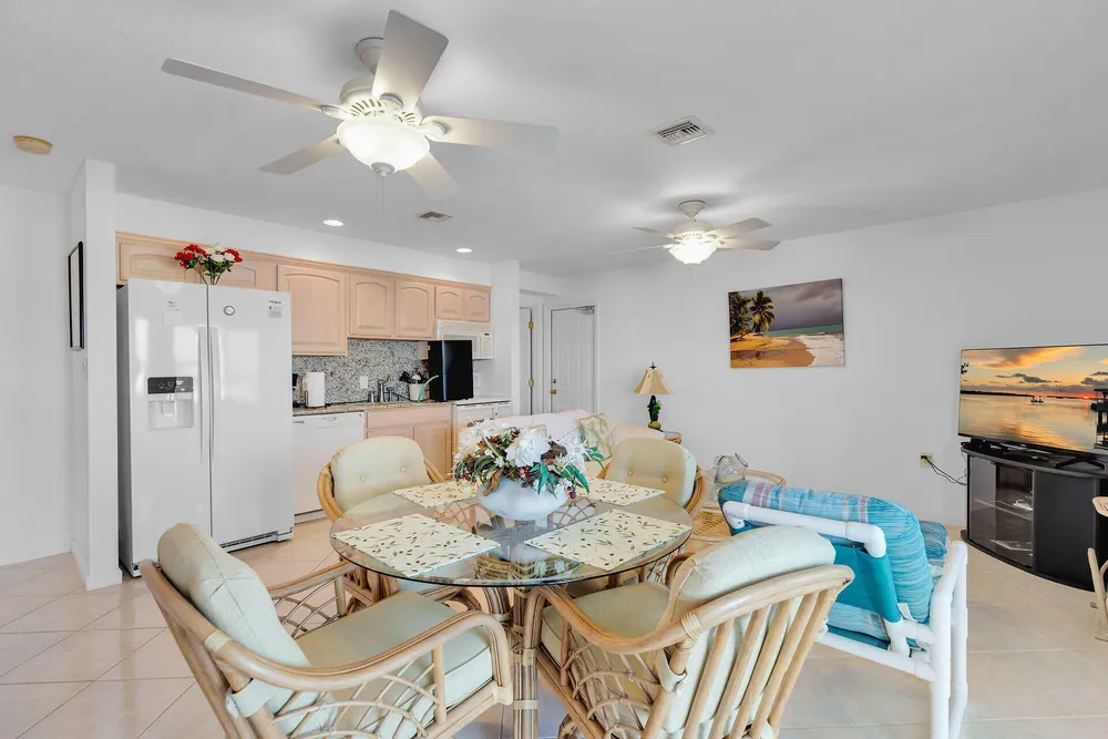 900 Shelter Bay Dr, Key Colony Beach, FL 33051