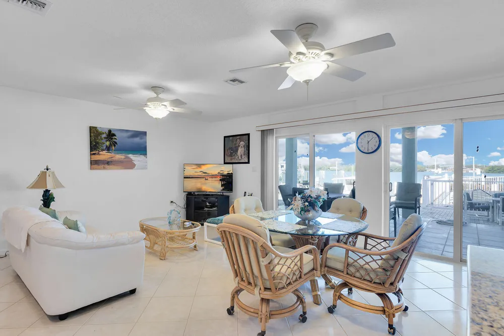 900 Shelter Bay Dr, Key Colony Beach, FL 33051