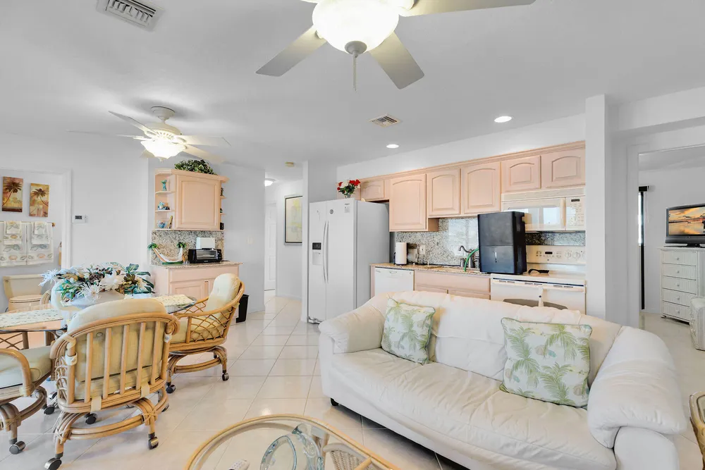 900 Shelter Bay Dr, Key Colony Beach, FL 33051