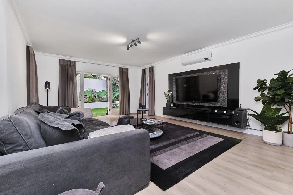 South Africa, Gauteng, Eagle Canyon Golf Estate, Bellerieve Crescent, 317