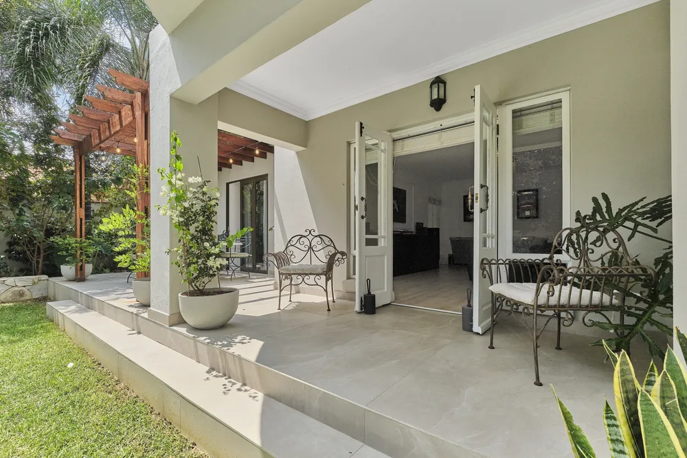 South Africa, Gauteng, Eagle Canyon Golf Estate, Bellerieve Crescent, 317