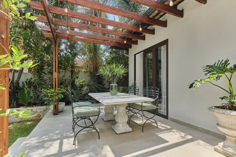 South Africa, Gauteng, Eagle Canyon Golf Estate, Bellerieve Crescent, 317
