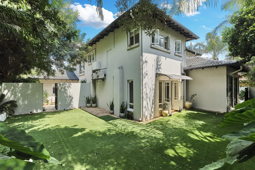 South Africa, Gauteng, Eagle Canyon Golf Estate, Bellerieve Crescent, 317