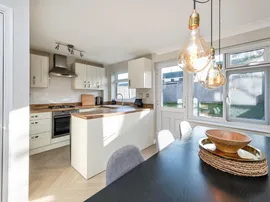 Lagonda Close, Newport Pagnell thumb 2