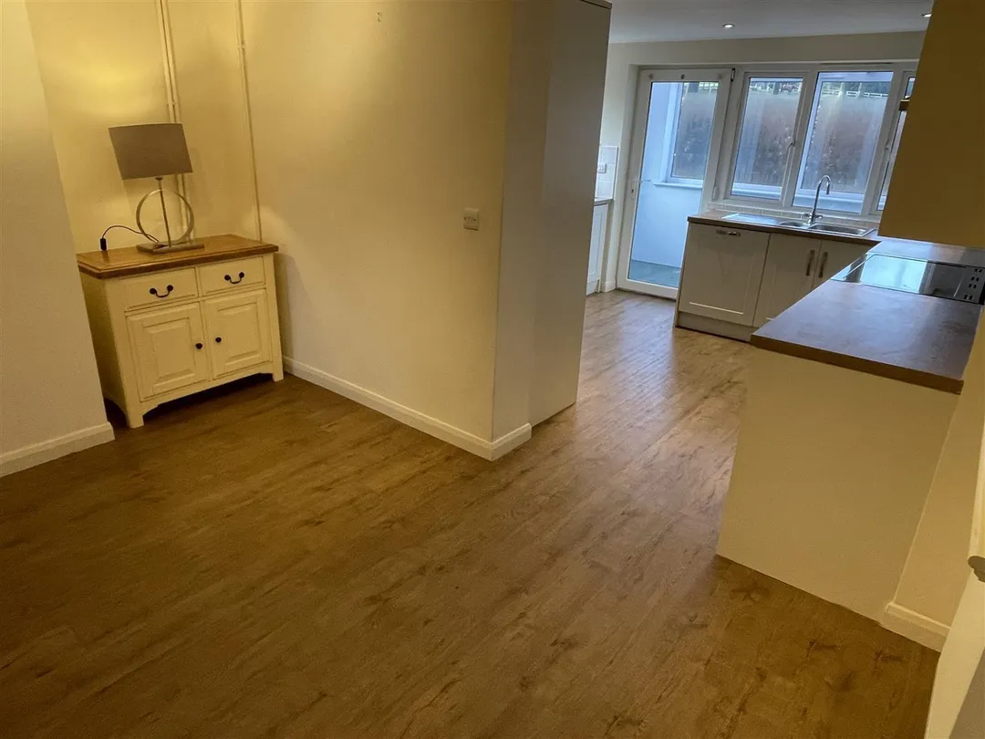 https://mr0.homeflow-assets.co.uk/files/photo/image/46617/2621/_x_/1pZDl2XgYUC08I3cha9ClA.jpg
