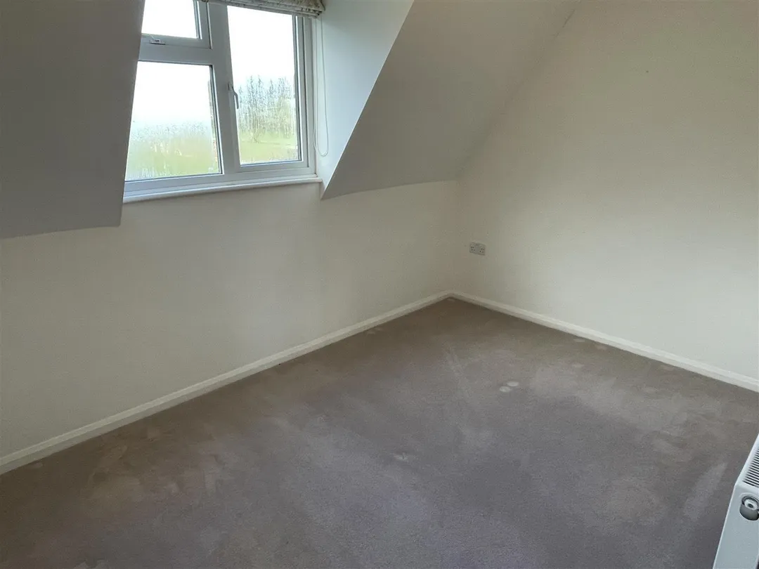 https://mr0.homeflow-assets.co.uk/files/photo/image/46617/2632/_x_/8bXpwHn4ukCr6pik34mPvA.jpg