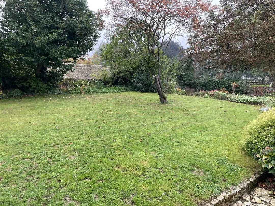 https://mr0.homeflow-assets.co.uk/files/photo/image/46617/6041/_x_/OmU6kPHE_UywzeiEgLjf0Q.jpg