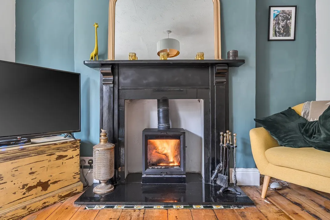 https://mr0.homeflow-assets.co.uk/files/photo/image/46617/6416/_x_/53958641.jpg