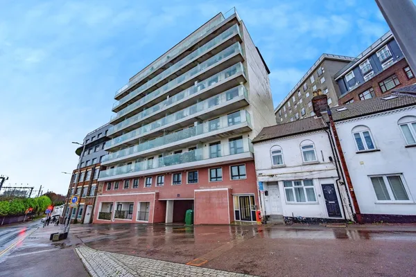 Midland Road, Luton, Bedfordshire, LU2