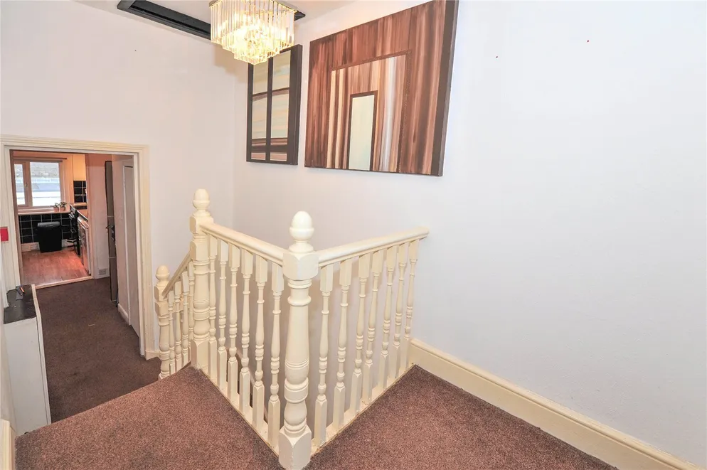 Property carousel item 4