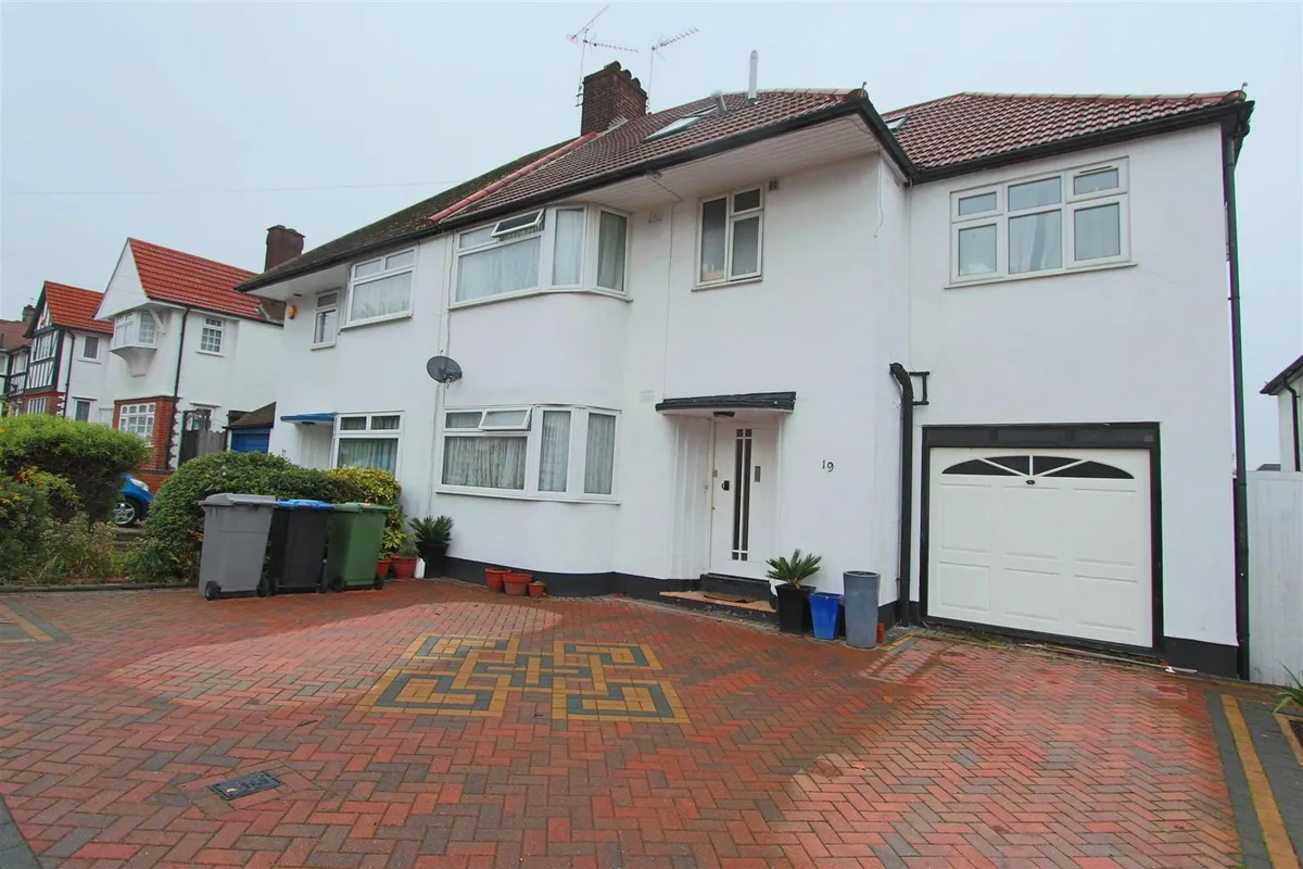Uxendon Crescent, Wembley, HA99TW