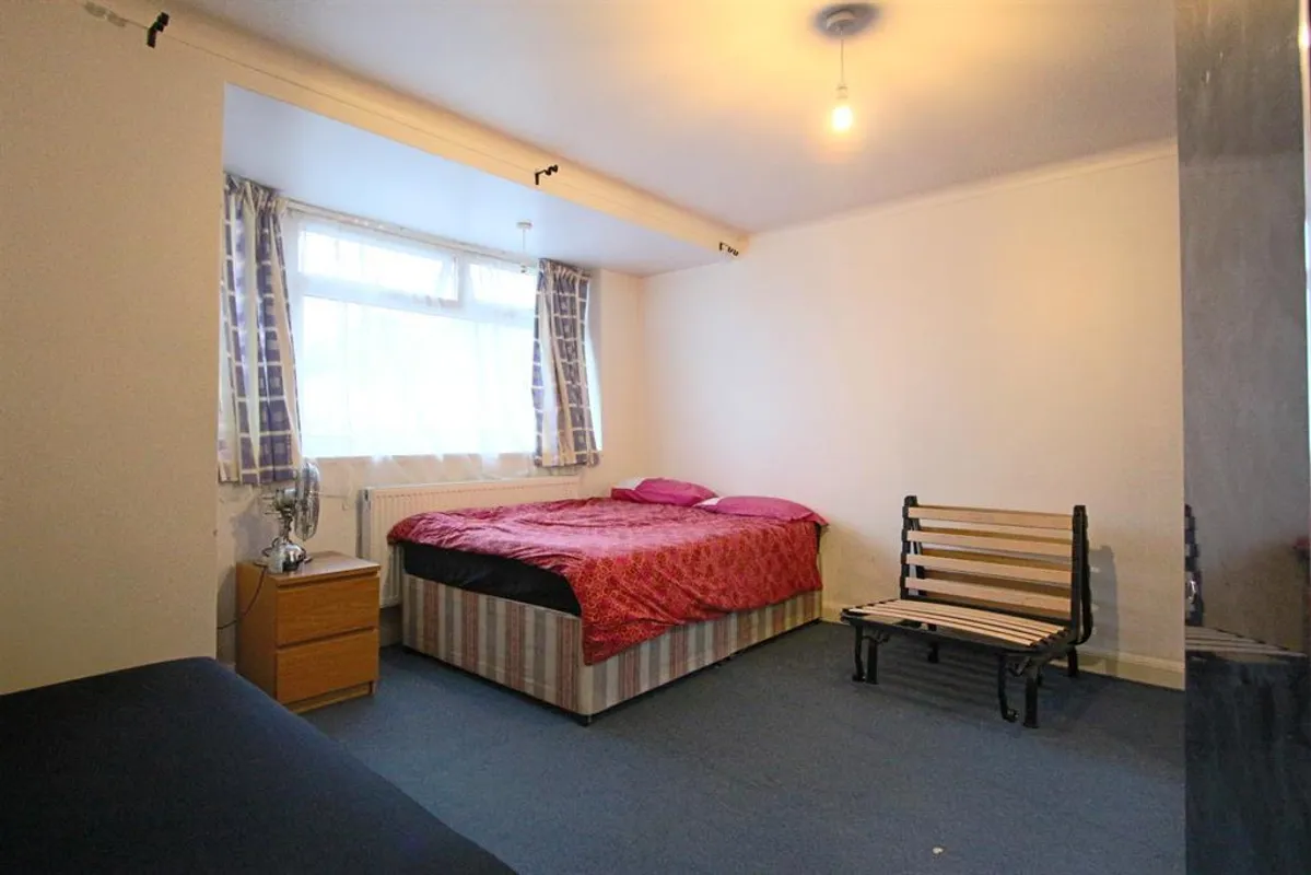 Uxendon Crescent, Wembley, HA99TW