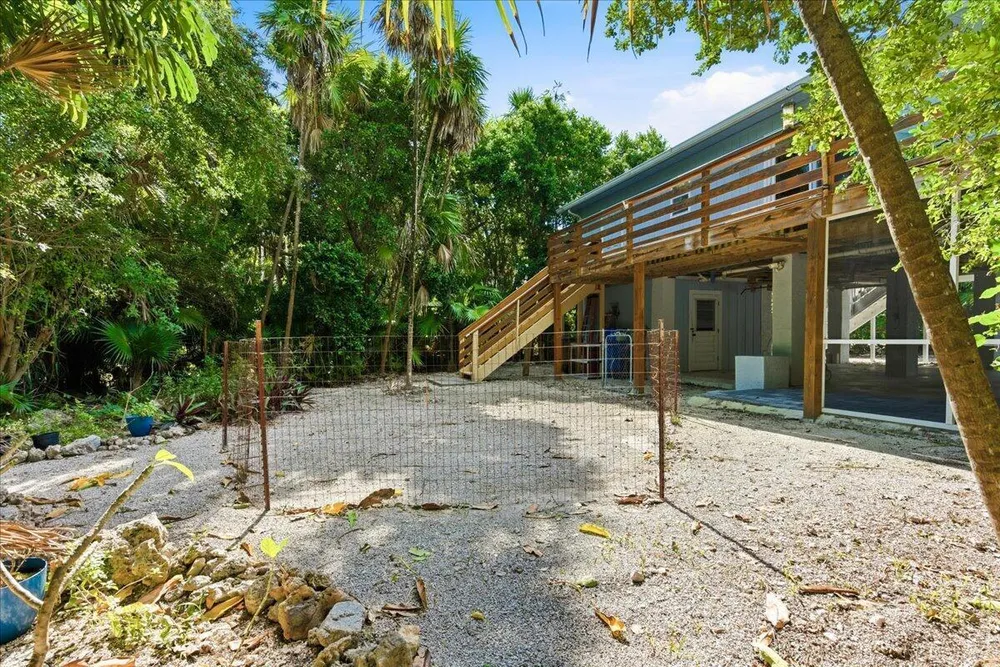 22 Stirrup Key Rd, Marathon, FL 33050