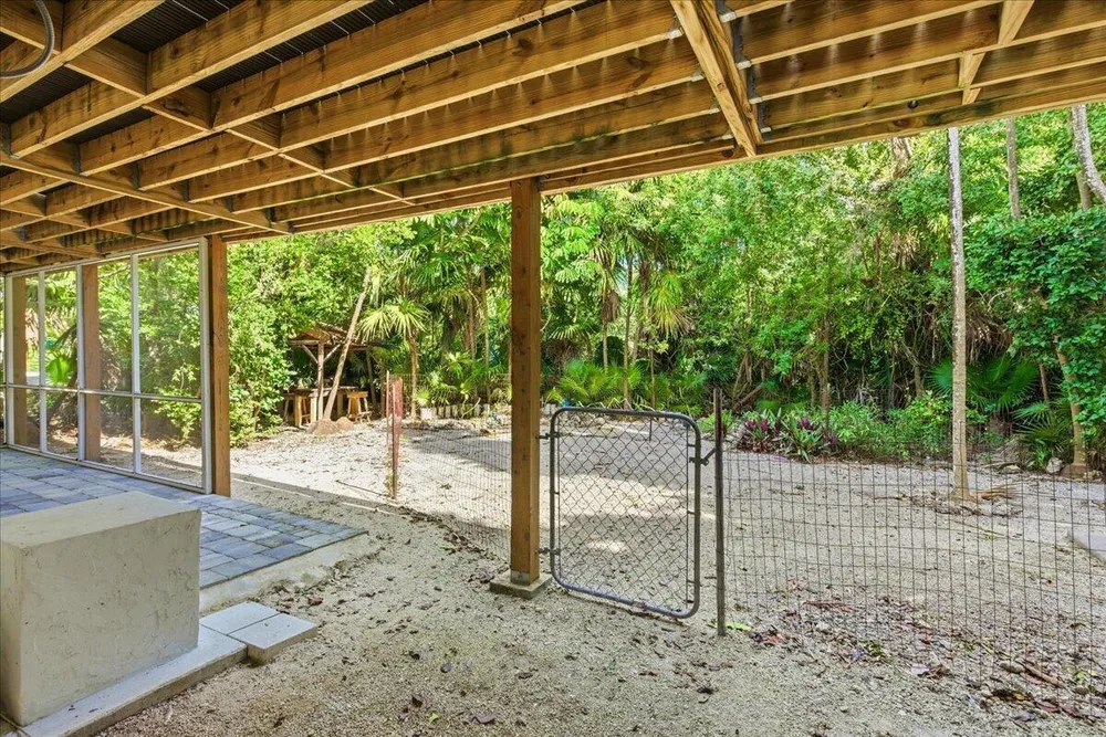 22 Stirrup Key Rd, Marathon, FL 33050