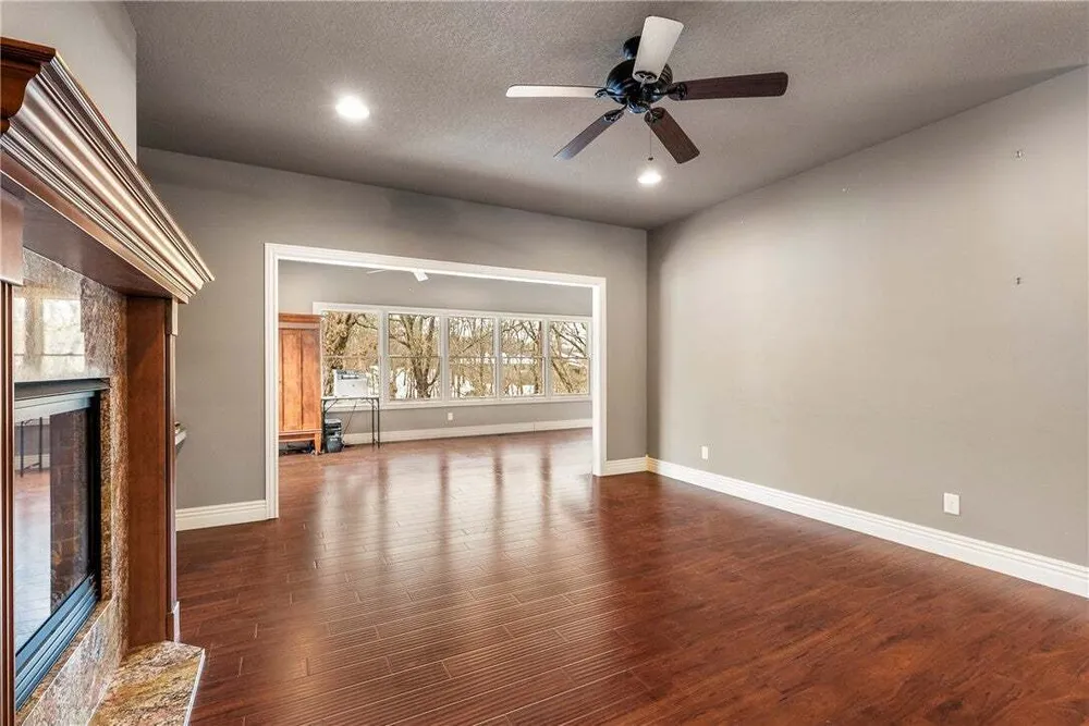 24 Kirkliston Ln, Bella Vista, AR 72715