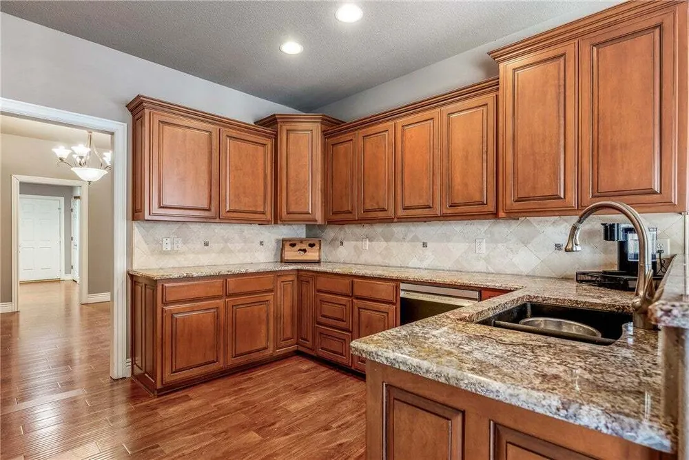 24 Kirkliston Ln, Bella Vista, AR 72715