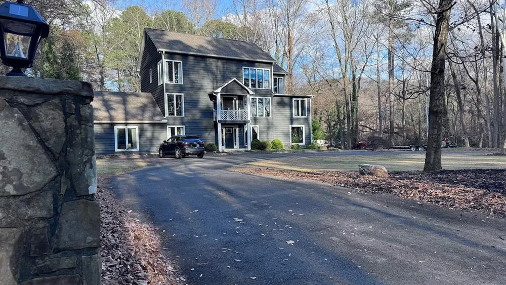 1833 Wood Valley Dr, Dalton, GA 30720