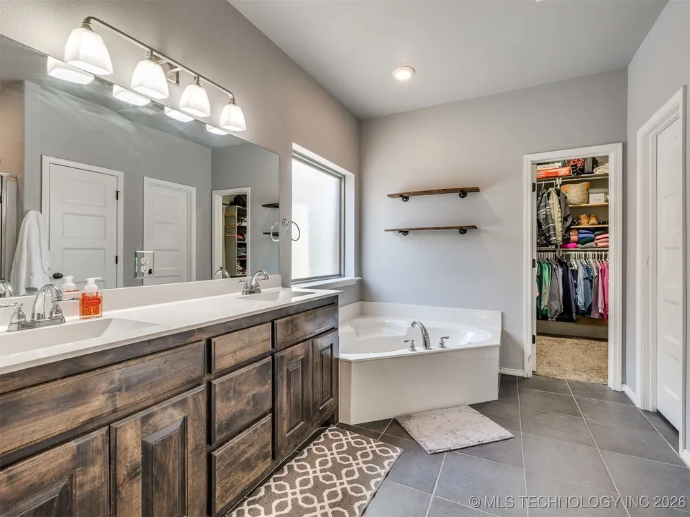 3357 S 207th East Ave, Broken Arrow, OK 74014