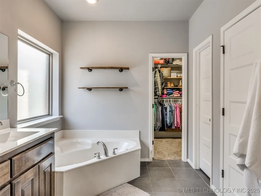 3357 S 207th East Ave, Broken Arrow, OK 74014