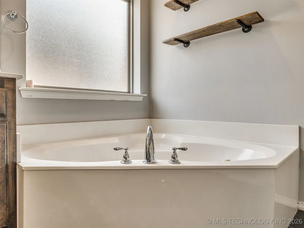 3357 S 207th East Ave, Broken Arrow, OK 74014