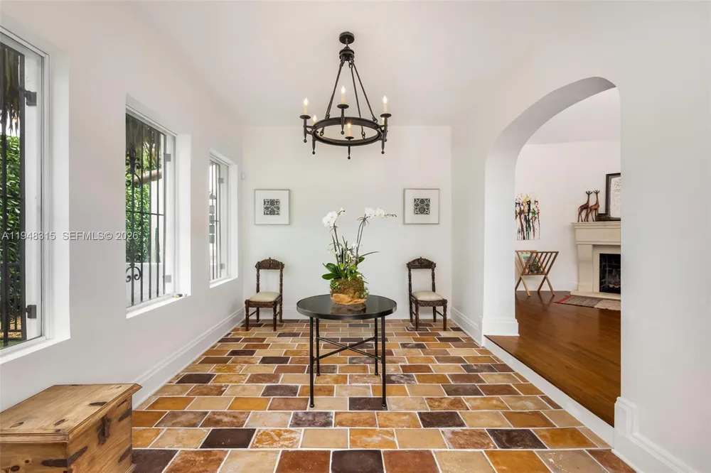 1234 S Greenway Dr, Coral Gables, FL 33134