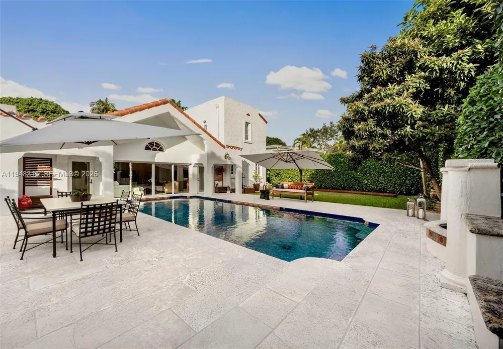 1234 S Greenway Dr, Coral Gables, FL 33134