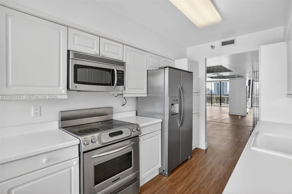3640 Yacht Club Dr, Aventura, FL 33180