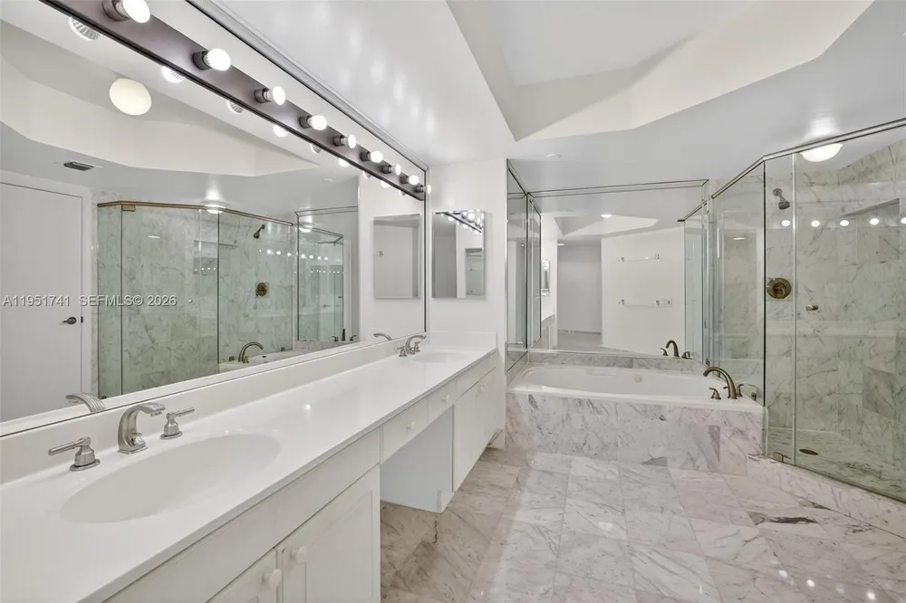 3640 Yacht Club Dr, Aventura, FL 33180