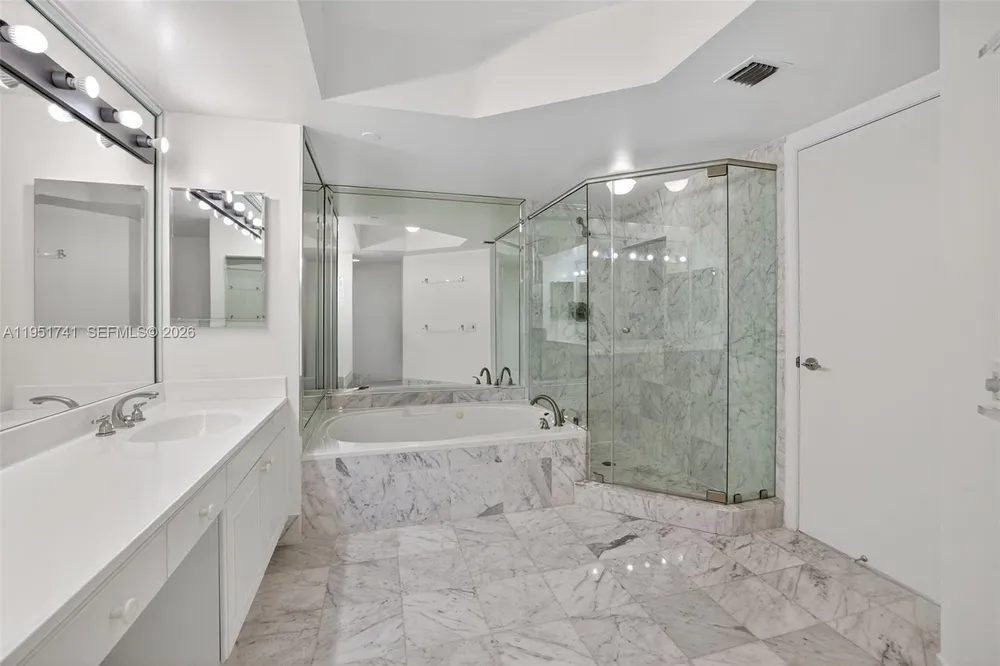 3640 Yacht Club Dr, Aventura, FL 33180